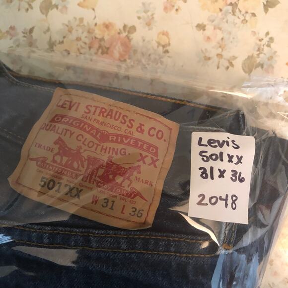 Vintage Y2k Levi's 501 501XX Blue Classic Straight Button Fly Denim Jeans 31x36 - Picture 13 of 13